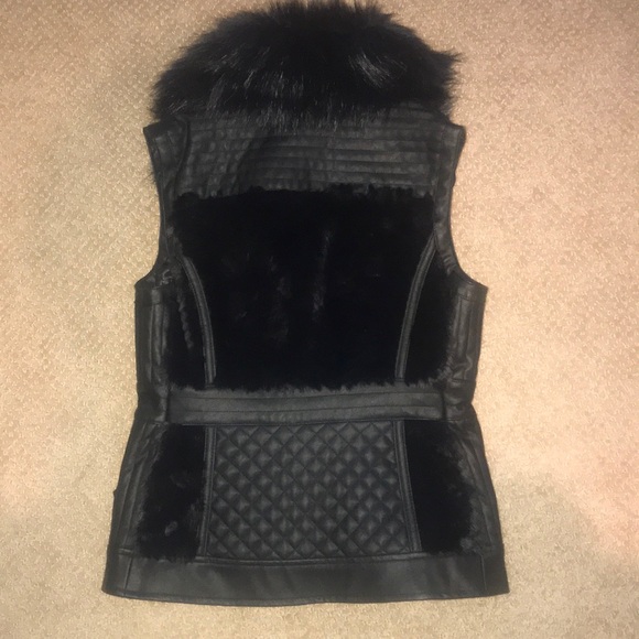 GUESS BNWT Black Faux Fur Silk Lined Vest - Picture 2 of 4